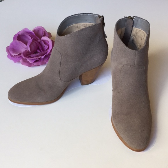 TESORI Raven Suede Ankle Booties Size 6 - Picture 4 of 8